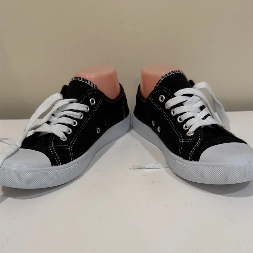NEW - Bobbie Brooks Black and White Sneakers ( sz 8)